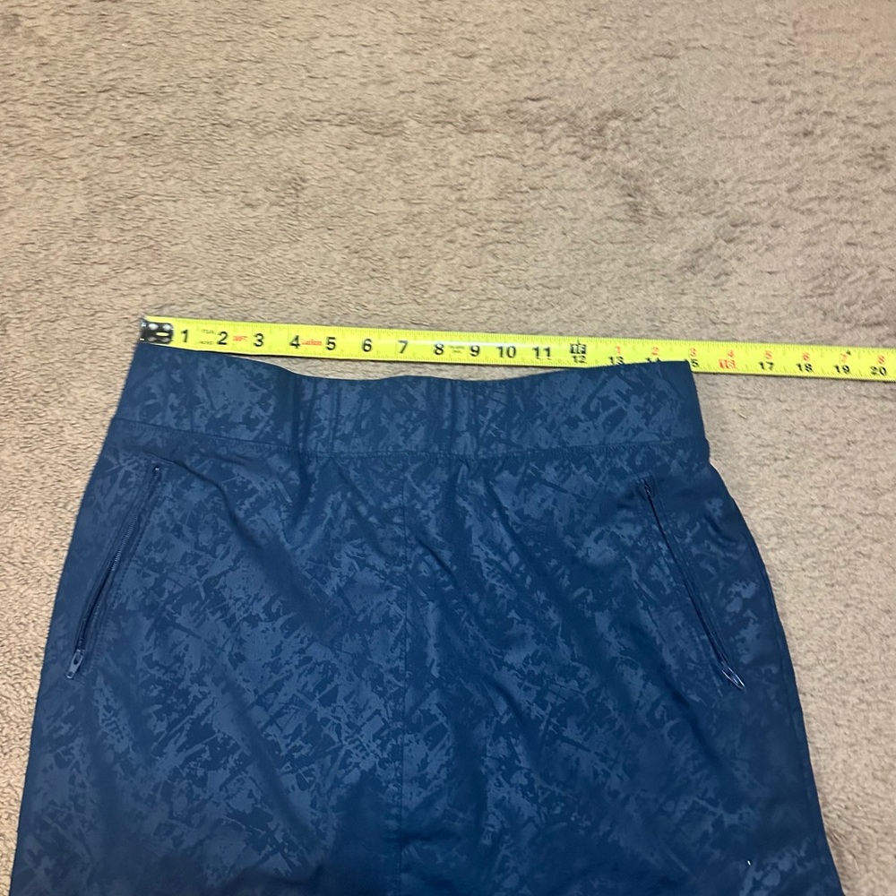 Orvis Women's Embossed Pull-On Travel Skort Navy Blue "Shattered Glass" Size Med - Picture 3 of 9